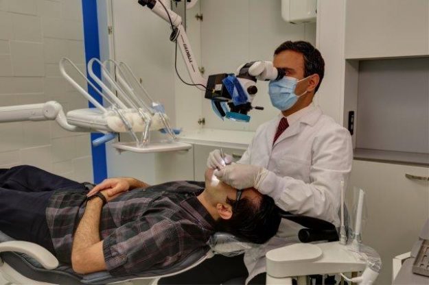 endodontist-operation